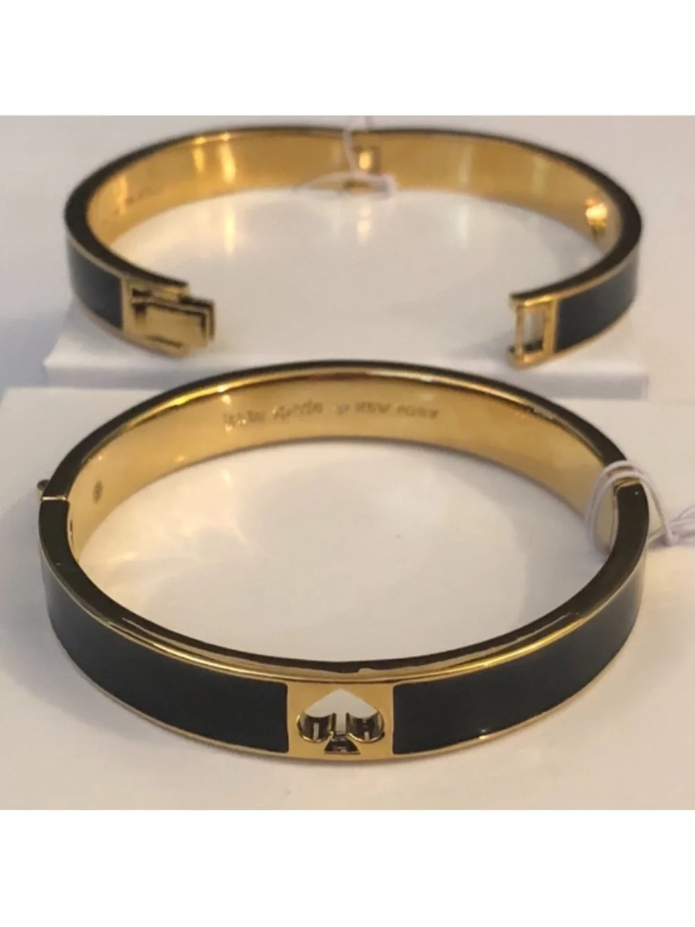 NWT~KATE SPADE~Spot the Spade Enamel Hinged Bangle